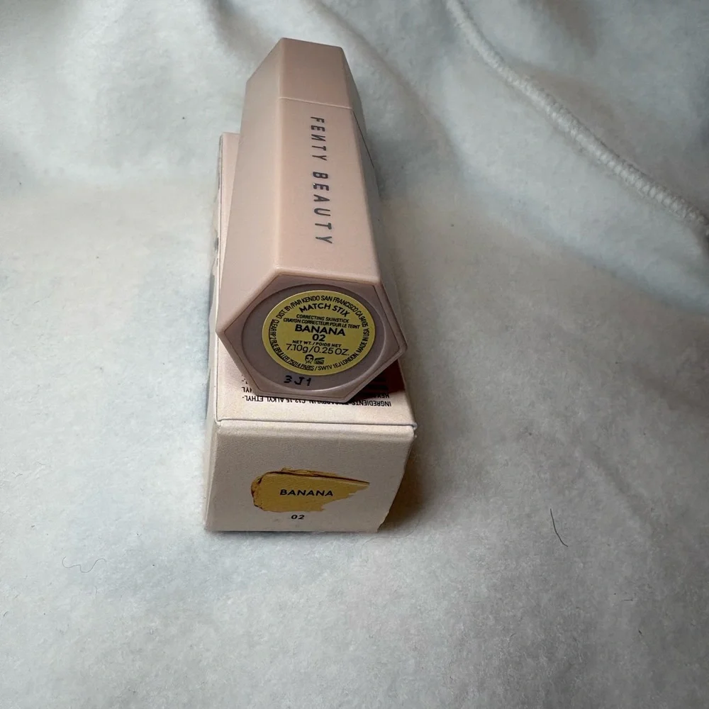 FENTY Beauty Match Stix Correcting Skinstick 02 BANANA Full Size New in Box